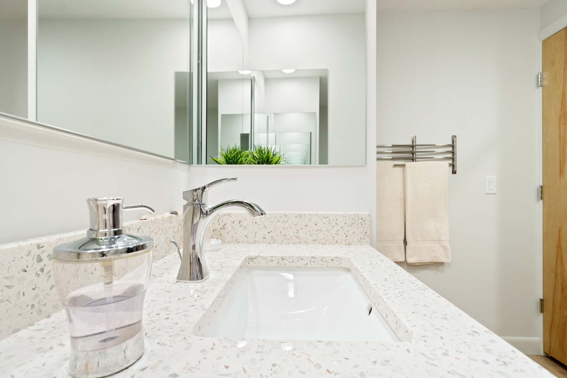 Natural-Stone-Retreat-Bathroom-Curava-Recycled-Glass