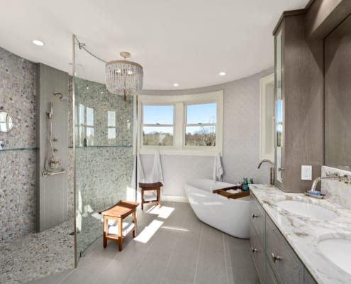 Newport-Seaside-Turret-Master-Bath-Curved-Glass
