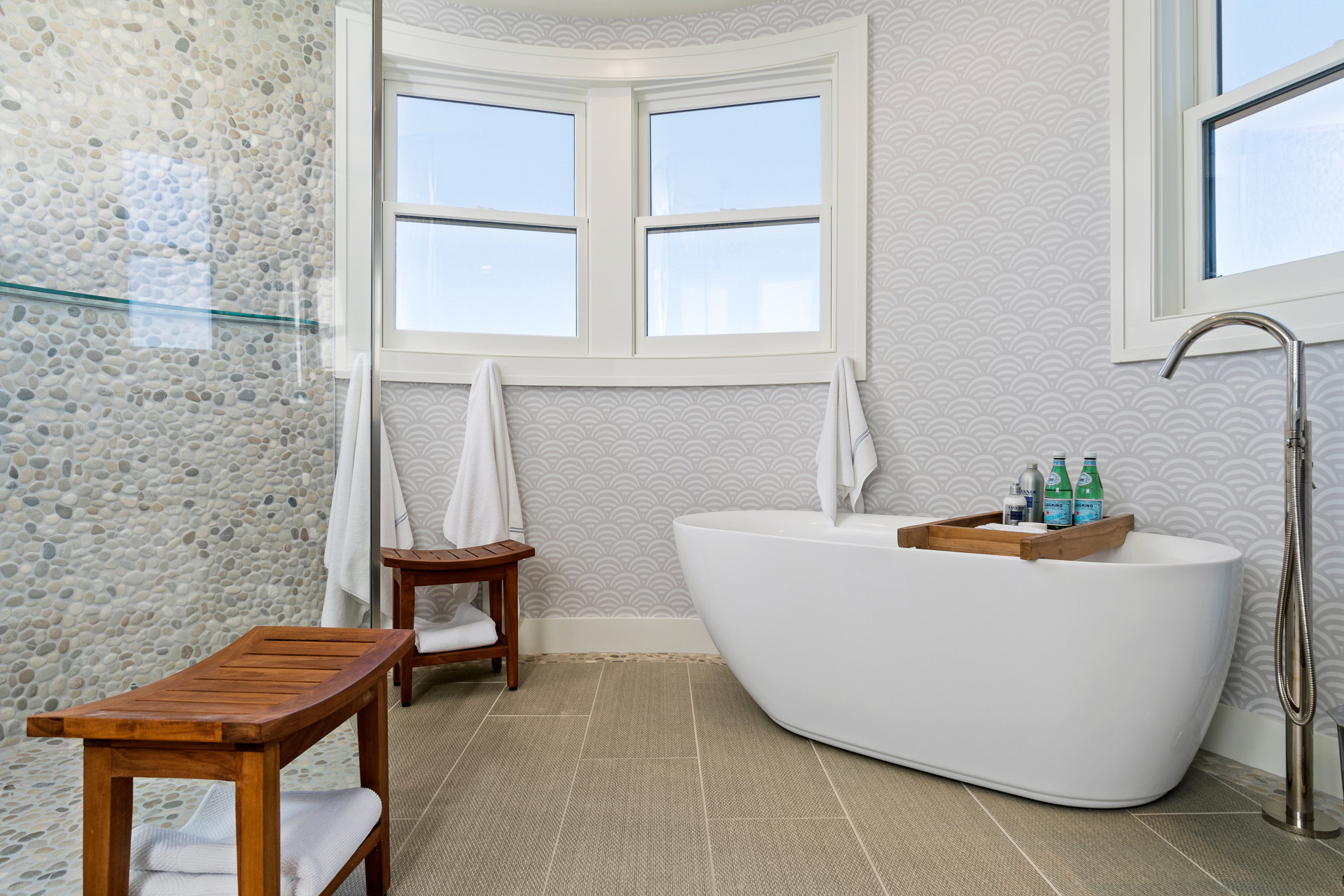 Newport-Seaside-Turret-Master-Bath-Soaking-Tub