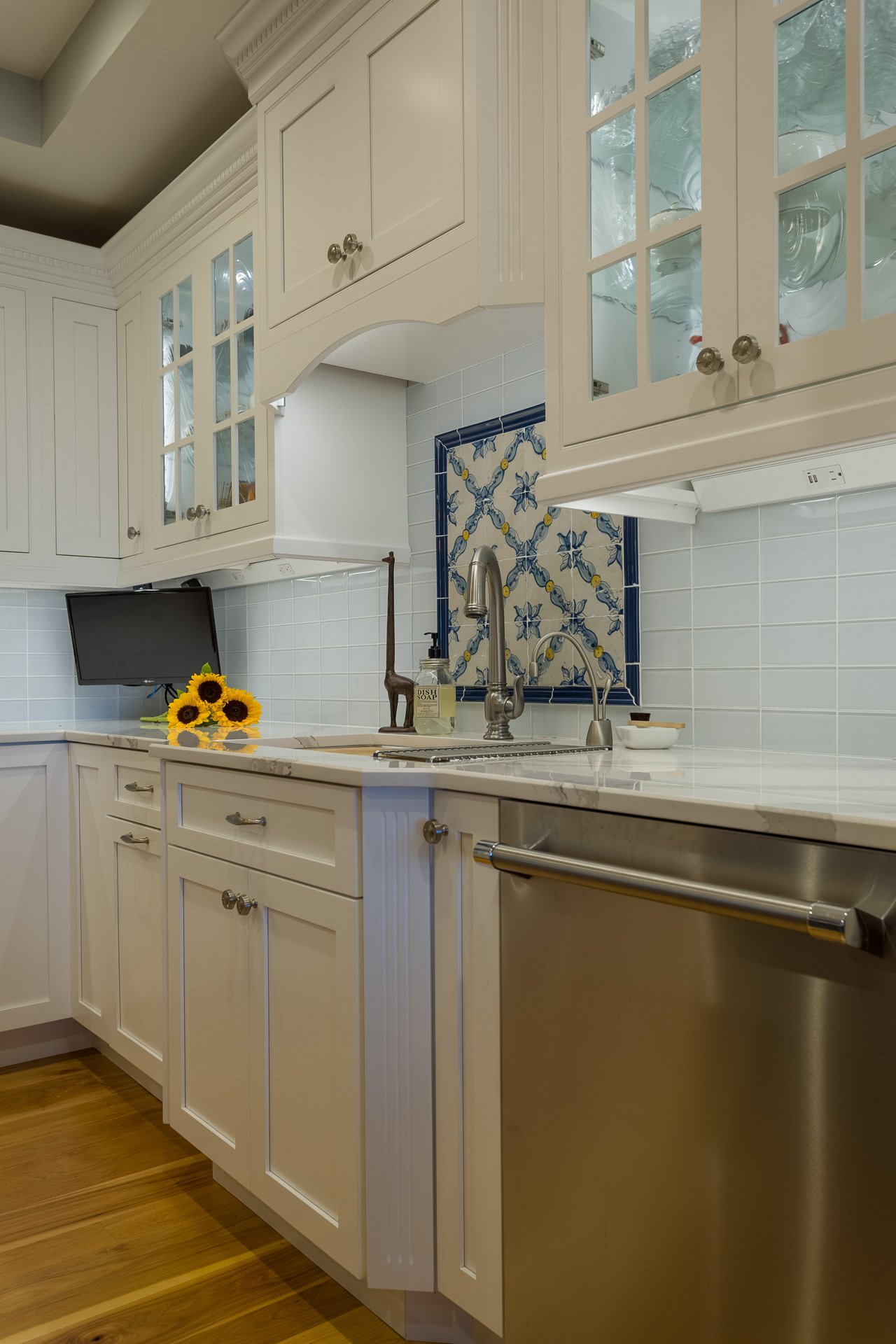 Shabby-Chic-Newport-Kitchen-Mosaic