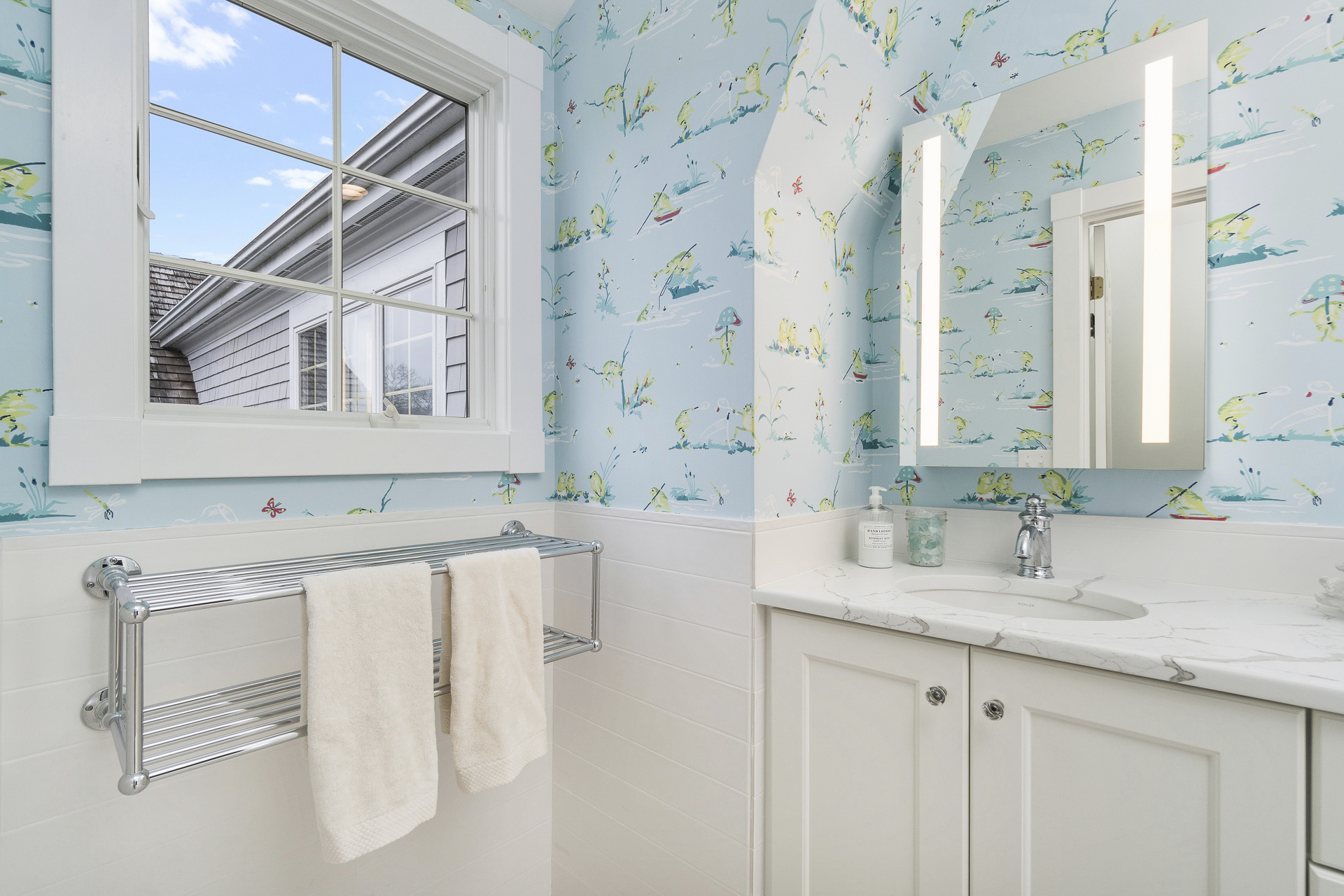 Traditional-Kids-Bathroom-Cabico-Kohler