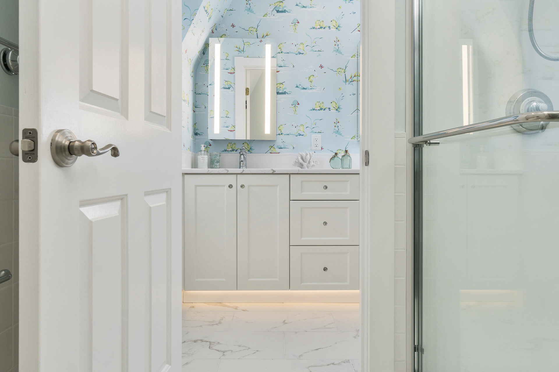 Traditional-Kids-Bathroom-Kohler