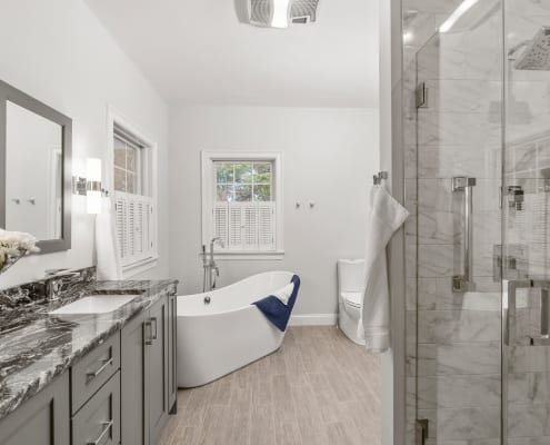 Luxurious Narragansett Master Bathroom