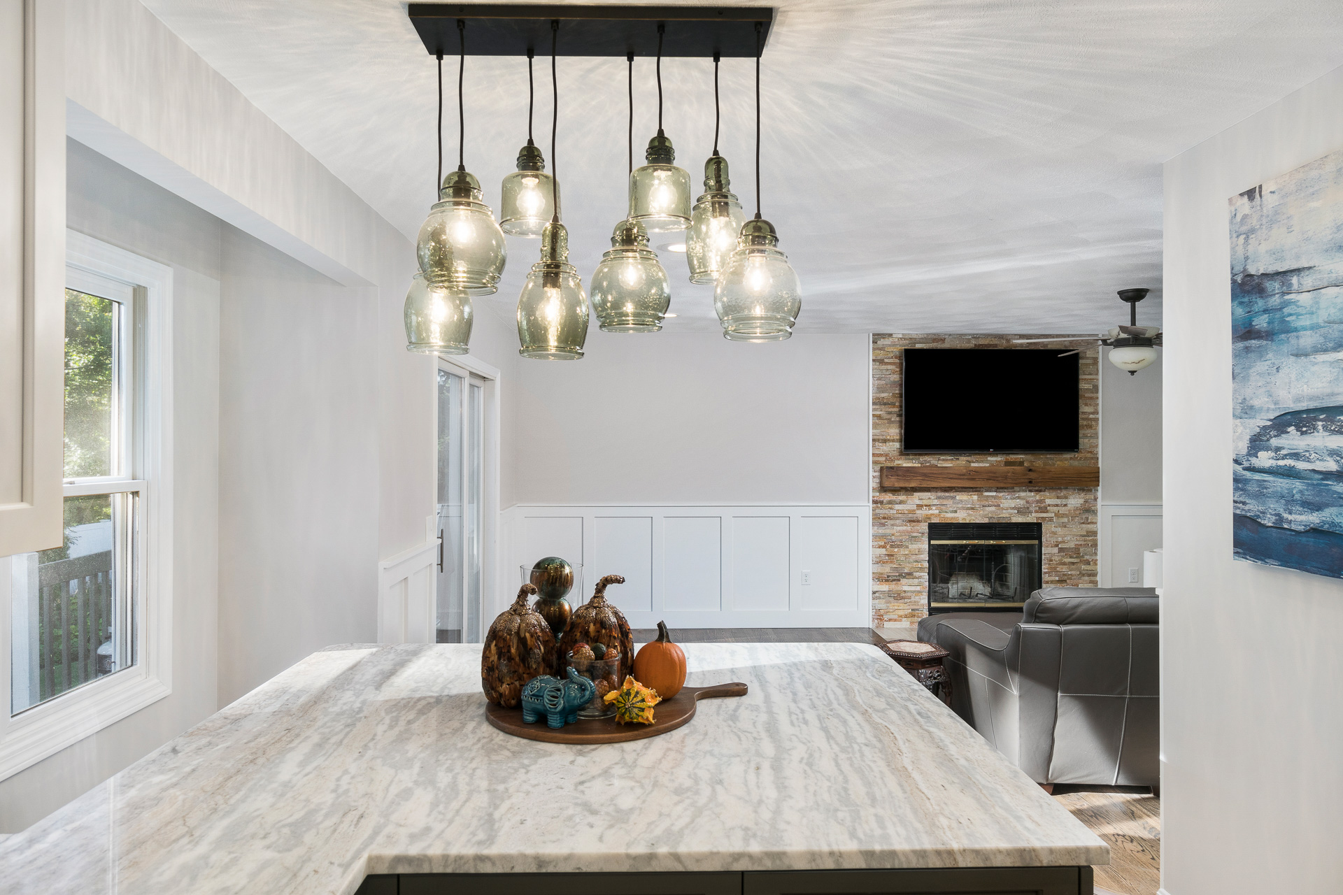 Stylish Two Toned Kitchen Stylish Two Toned Kitchen