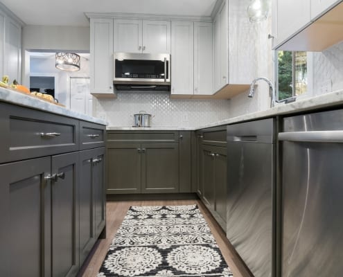 Stylish Two Toned Kitchen Stylish Two Toned Kitchen