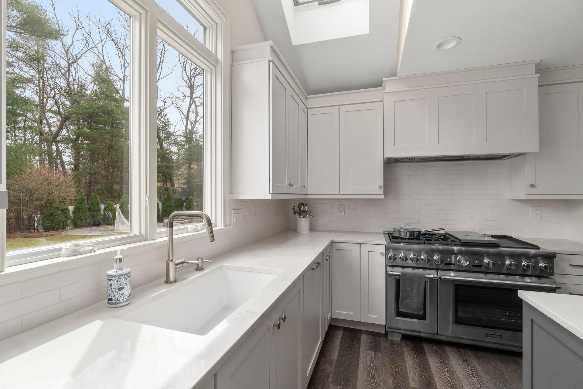 Traditional-Foxboro Kitchen Oyster Wellborn Premier