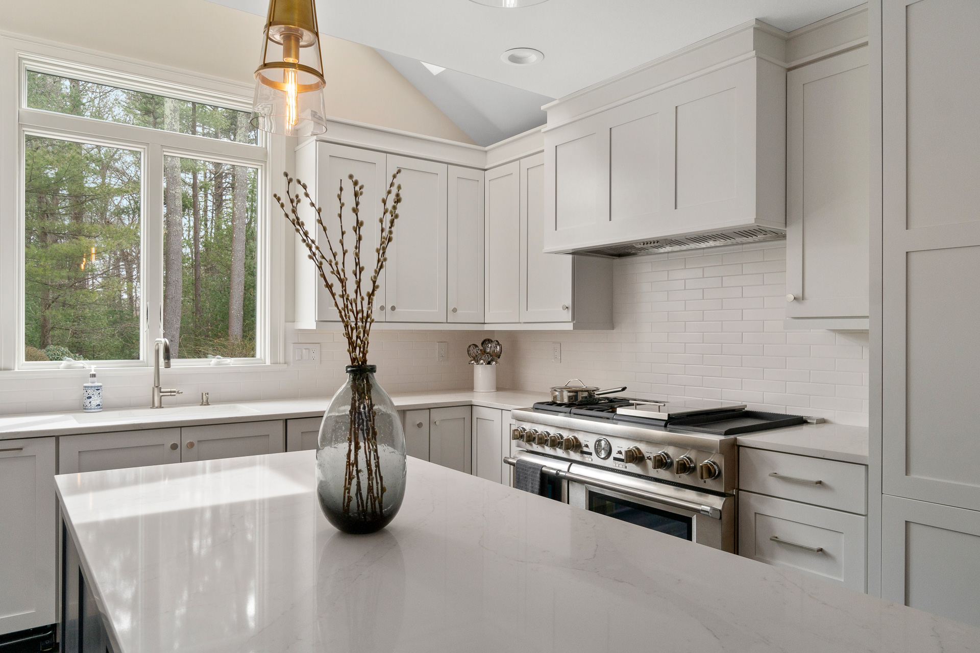 Traditional-Foxboro Kitchen Oyster White