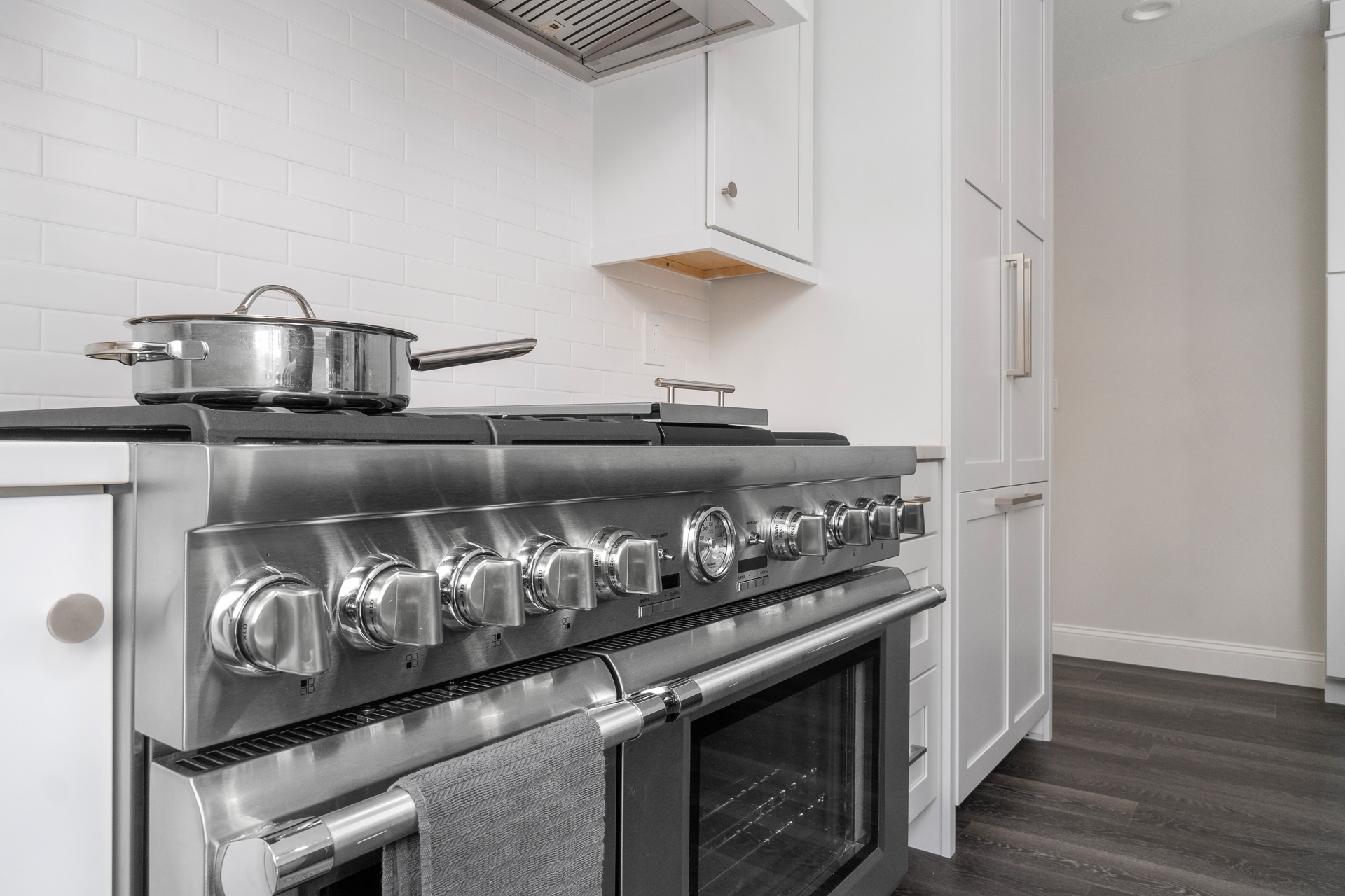 Traditional-Foxboro Kitchen Thermador Range